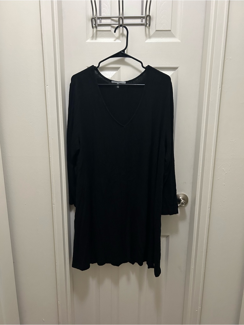 Everyday Black V-Neck Long Sleeve Tunic Dress